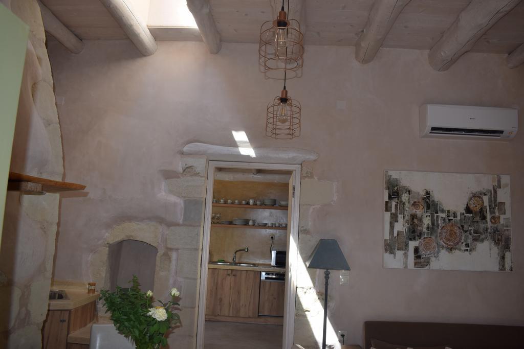 Traditional Stonebuilt Villa Leonanto, Only 5 Km From A Sandy Beach Kástellos Eksteriør billede