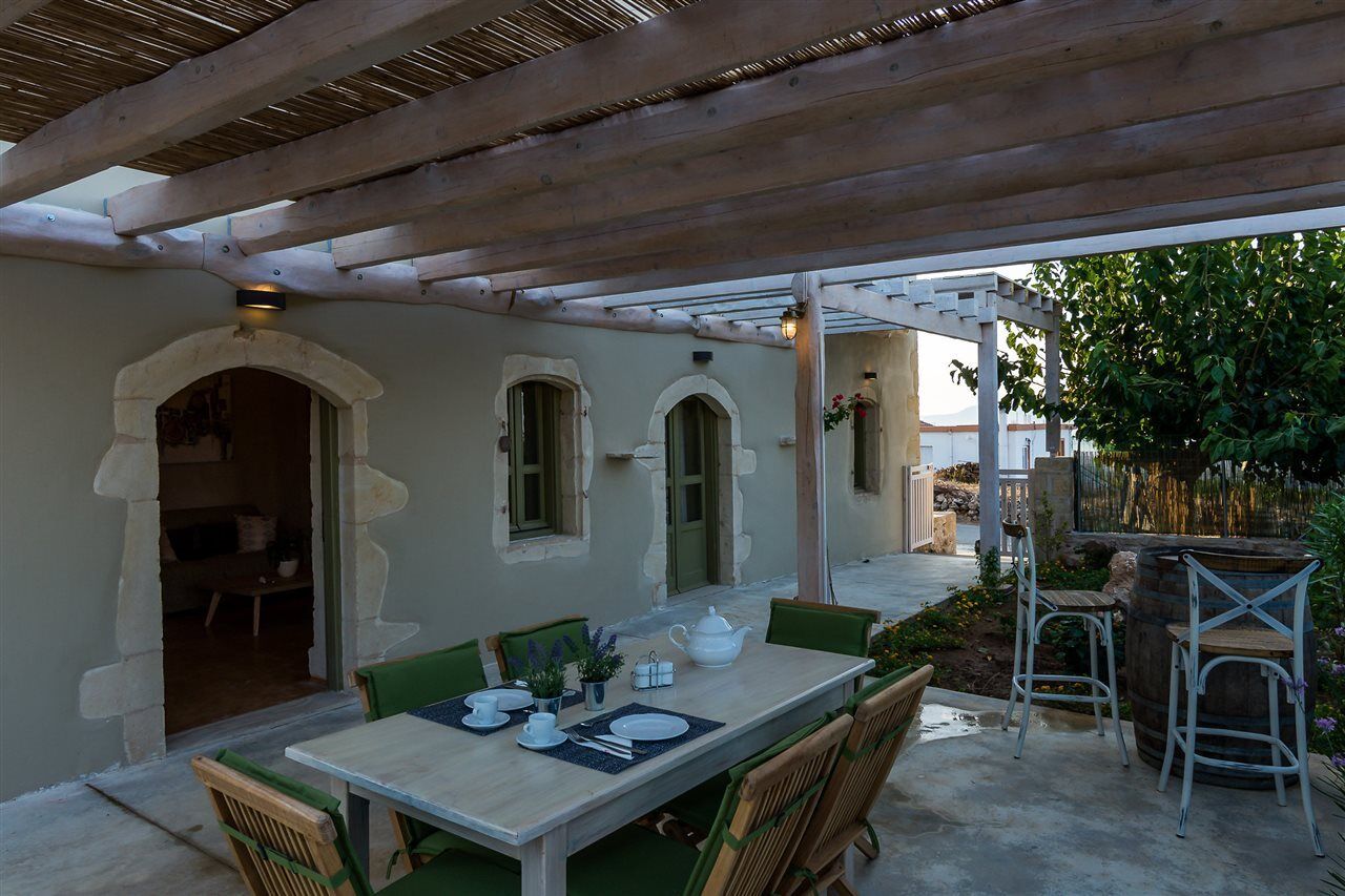 Traditional Stonebuilt Villa Leonanto, Only 5 Km From A Sandy Beach Kástellos Eksteriør billede